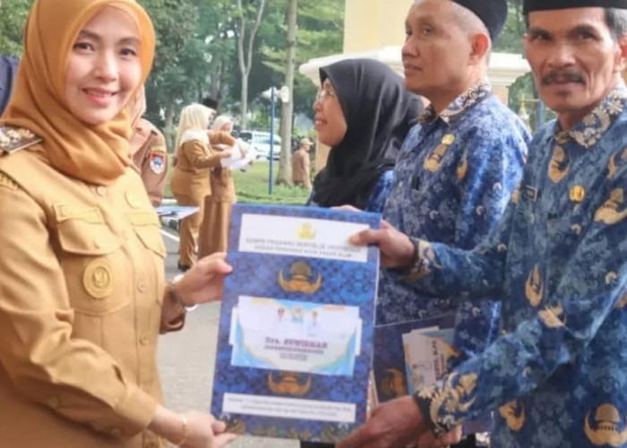 Apel Awal Bulan Pagar Alam: Wawako Bertha Beri Penghargaan untuk ASN Purna Tugas
