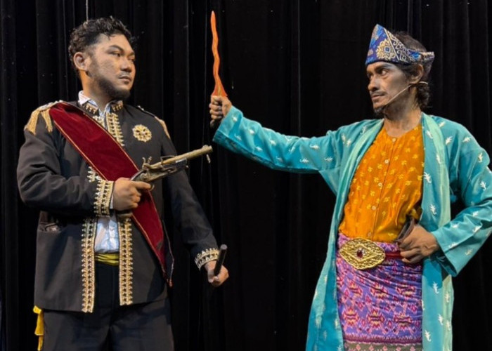 Belajar Sejarah Lewat Seni: Pentas Teater 'Sultan Mahmud Badaruddin II' Sentuh Hati Guru dan Siswa SLB