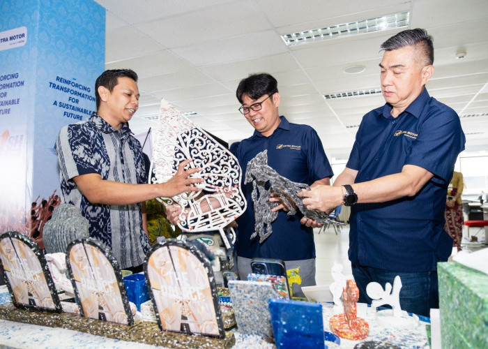 Astra Motor Kolaborasi dengan Penerima Apresiasi SATU Indonesia Awards dalam Pengolahan Sampah Botol Plastik