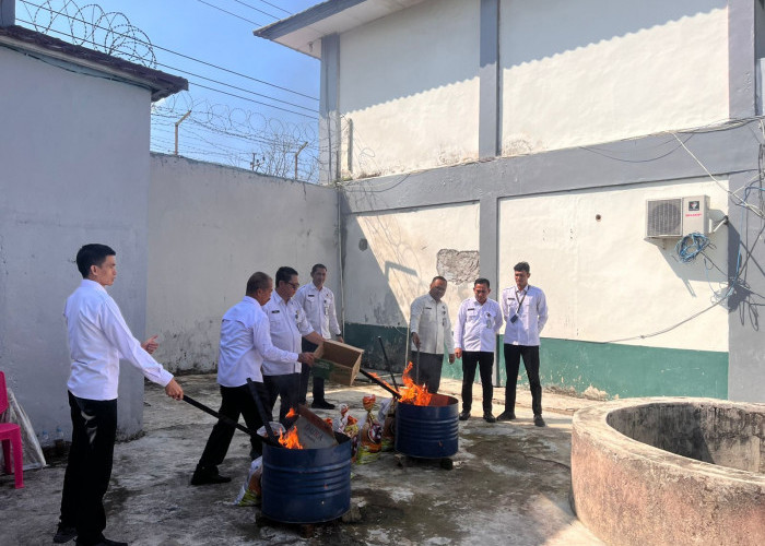 Puluhan Barang Terlarang Dimusnahkan, Lapas Tanjung Raja Ogan Ilir Tegaskan Komitmen Jaga Keamanan