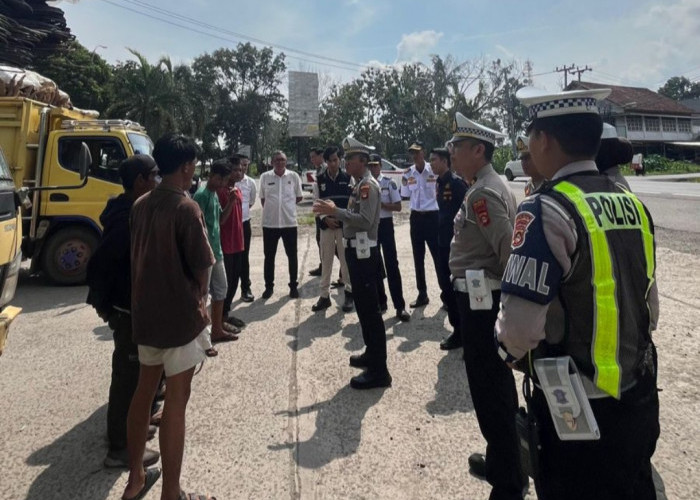 Penerapan Larangan Truk Odol, Polres OKI Gencar Sosialisasi ke Sopir dan Pemilik Ekspedisi