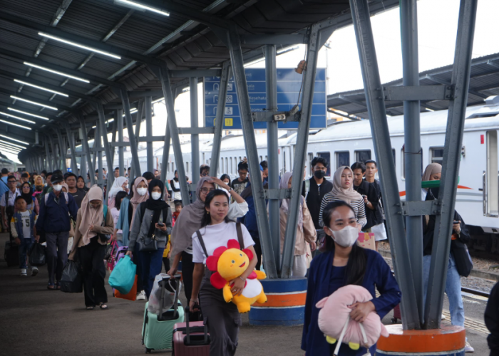 Lonjakan Penumpang Kereta di Hari Natal 2025, Stasiun Kertapati Jadi Primadona KAI Divre III Palembang