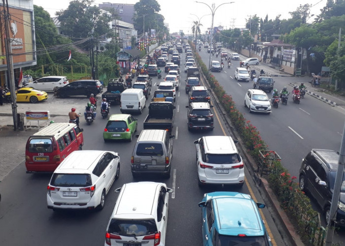 Ruas Jalan Rawan Macet Jam Antar Jemput Anak Sekolah Di Palembang, Pekerja Kantoran Cari Alternatif