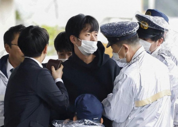 Setelah Dilempar Bom Asap PM Jepang Langsung Dievakuasi, Ini Penampakannya
