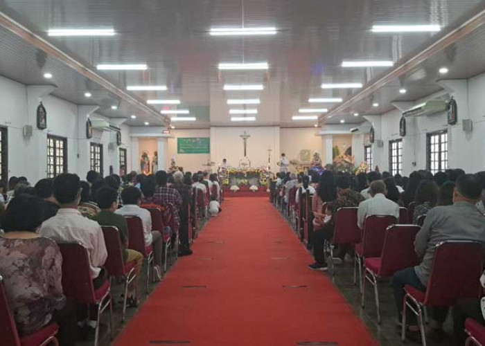 Gelar Misa, Gereja Katedral St Maria Palembang Selenggarakan Open House