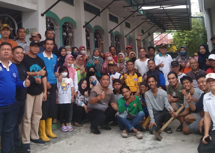 Antusias Warga Bersih-Bersih Kampung Dipusatkan di Lorong Masjid Jamik Plaju    