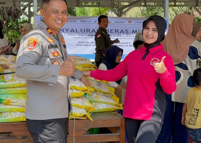 Jajaran Polsek Polres OKI Salurkan Ribuan Kilogram Beras SPHP ke Masyarakat