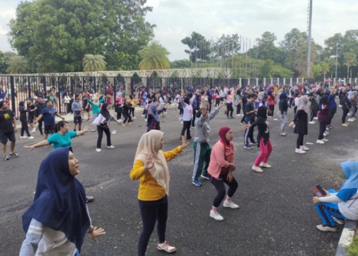 Minggu Pagi Penuh Semangat, Warga Palembang Padati Jakabaring Sport Center untuk Berolahraga