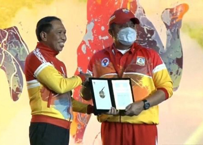 Gubernur Sumsel Terima Penghargaan Pembina Olahraga Berprestasi