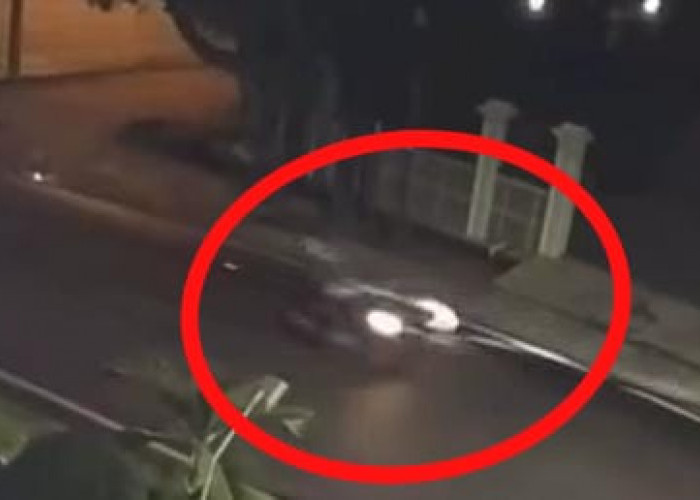 Ibu dan Anak di Palembang Tersungkur Usai Ditendang Begal, Aksi 2 Pelaku Viral di Sosmed Bawa Kabur Motor 