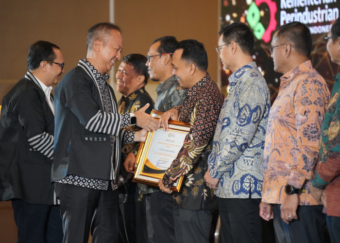 PT Pusri Palembang Raih Penghargaan National Lighthouse Industry 4.0 dari Kementerian Perindustrian RI