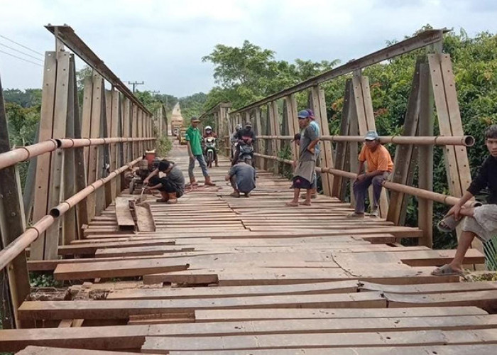 Jembatan Tanah Kering di Banyuasin Rusak Parah, Pemkab Usulkan Perbaikan Rp 80 Miliar ke Pusat