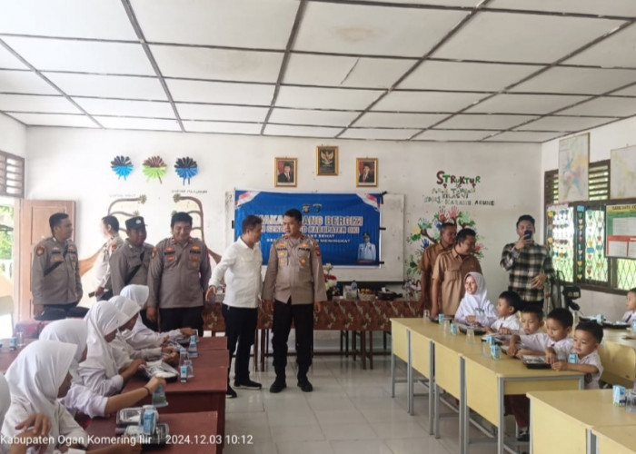 Giliran SD Negeri 1 Desa Karang Agung Jejawi OKI Diberikan Makan Siang Bergizi dari Polsek Jejawi