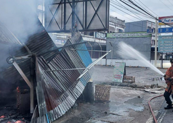 Korsleting Listrik, Toko Buah dan Warung Makan di Kenten Laut Ludes Terbakar