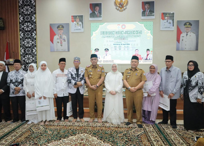 Sekda Palembang Pimpin Pelepasan Jemaah Haji PGRI, Doakan Jadi Haji Mabrur