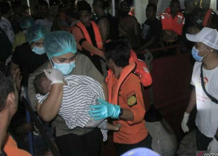 Korban Tewas Insiden Kapal Terbakar di Kupang 13 Orang, Satu Jenazah Memang Dibawa dari Kupang