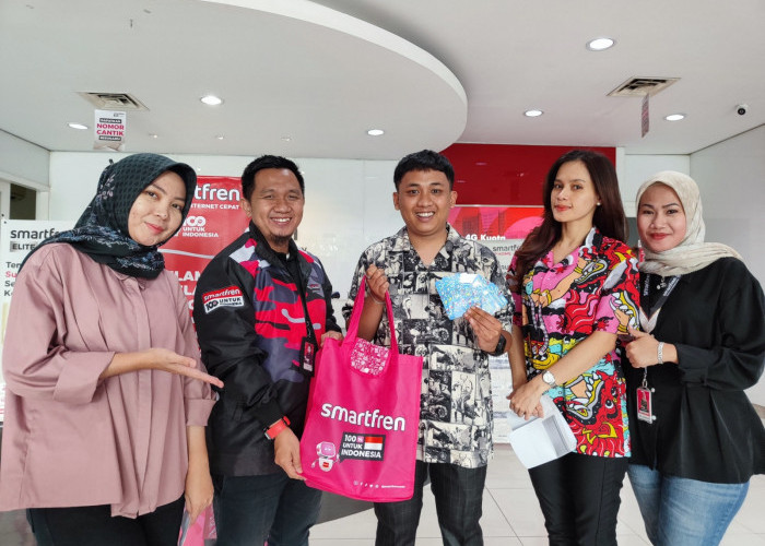 Rayakan Hari Pelanggan Nasional, Smartfren Beri Hadiah Spesial untuk Pelanggan Setia di Sumatera Selatan