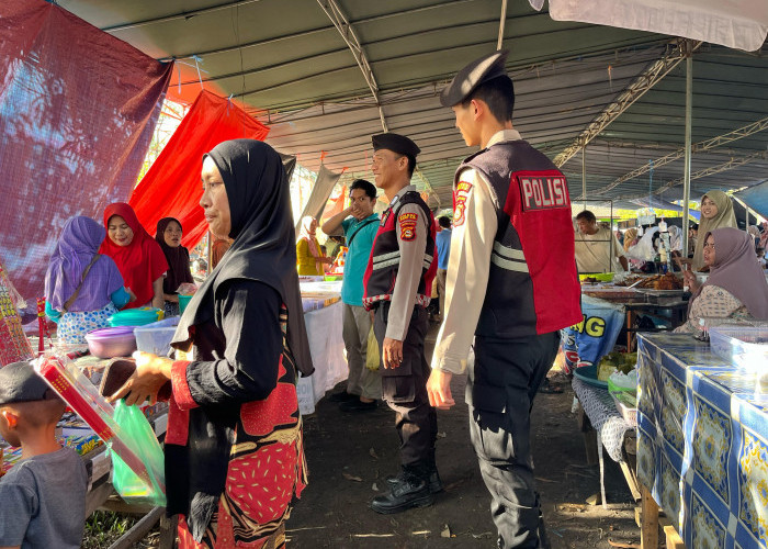 Berikan Rasa Nyaman ke Masyarakat, Personel Polres Ogan Ilir Lakukan Pengamanan Pasar Bedug Ramadan