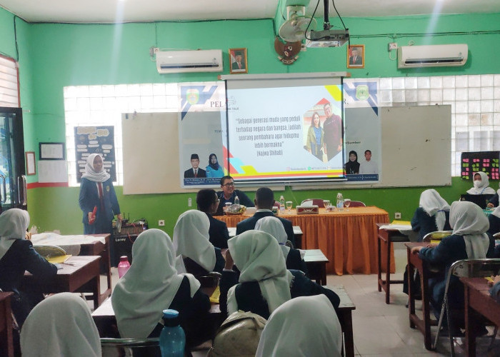   Tingkatkan Karakter Siswa, OSIS dan MPK SMA Negeri 15 Palembang Gelar Pelatihan Manajemen Kepemimpinan