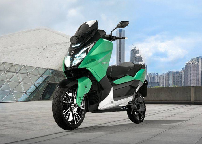 Wow, Motor Listrik Polytron Fox 500 Bergaya NMax Tenaga 5.000 Watt Tembus 130 KM