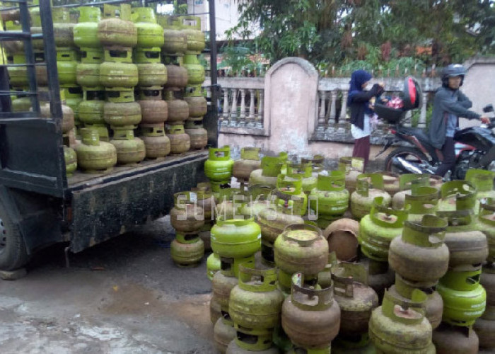 Warga Miskin Menjerit, Beli Gas Melon 3Kg Harus Pakai KTP, Pak Jokowi yang Dilarang itu Orang Kaya