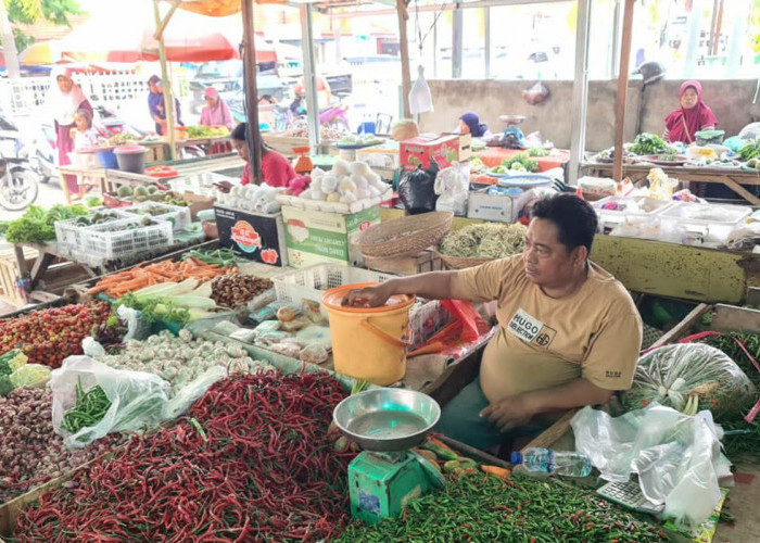 Tak Pengaruh Kemarau, Harga Cabai-Sayur di Pasar Martapura Stabil