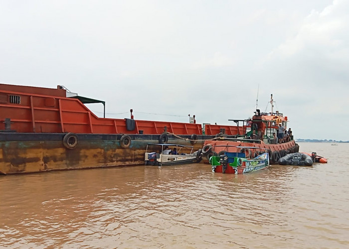 Tim Basarnas Palembang Cari Nahkoda Kapal yang Tenggelam di Sungai Musi Usai Alami Kecelakaan