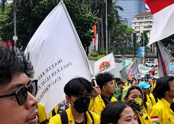 Menarik,  Demo BEM UI ke Bundaran HI Bawa 8 Tuntutan, Poin Nomor 6 Soroti TKD dan Otonomi Daerah
