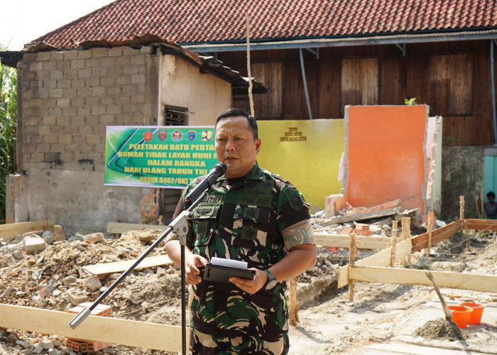 Jelang Peringati HUT TNI ke-79 Kodim OKI Bantu Bangun Rumah Warga Kelurahan Perigi Kayuagung