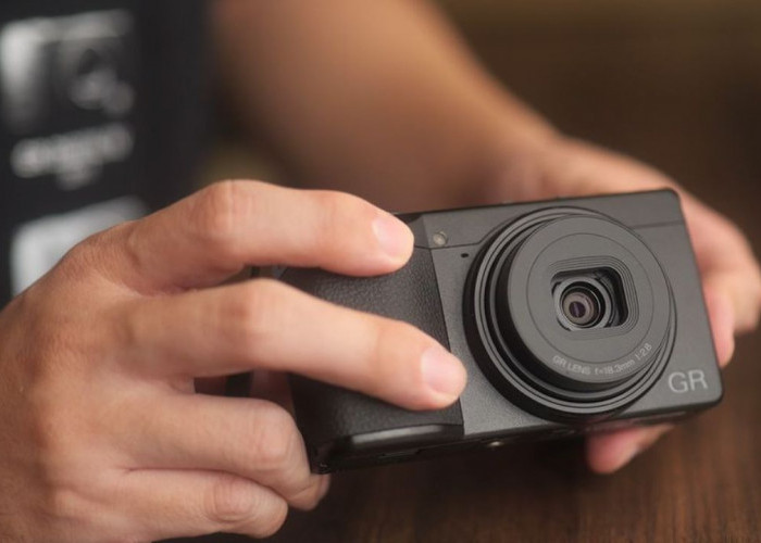 Update Harga Ricoh GR IIIx 2026 di Indonesia: Kamera Pocket APS-C Paling Diminati Para Street Photography! 