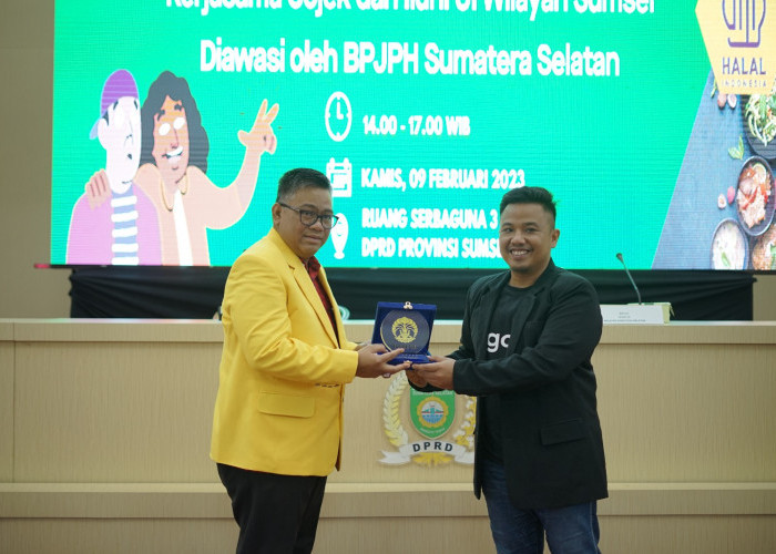 Gojek Bersama BPJPH dan Iluni UI Sumsel Dampingi Ratusan Mitra UMKM di Palembang Raih Sertifikasi Halal 