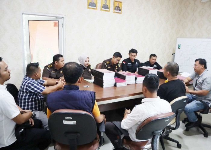 Mantan Kades Permata Baru yang Korupsi Dana Desa dan ADD Diserahkan ke Kejari Ogan Ilir