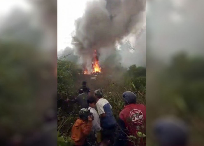 INNAALILLAHI! Helikopter Latihan Milik TNI AD Jatuh di Perkebunan Teh Ciwidey, 5 Crew Selamat