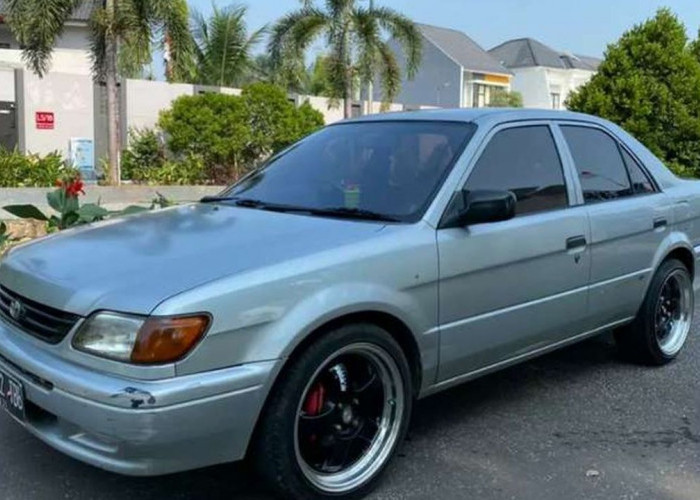 Review Toyota Soluna Bekas: Sedan Kompak yang Terkenal Irit BBM, Mesin 1.5L, dan Harga Kini Super Terjangkau!