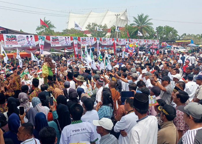 Ribuan Simpatisan Padati Taman Segitiga Emas, Saksikan Deklarasi Paslon Djafar Shodik - Abdiyanto Firki