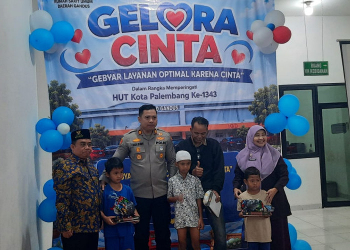 Polisi Hadir Melayani Masyarakat, Antusias 50 Anak Warga Gandus Palembang Ikuti Sunatan Massal 