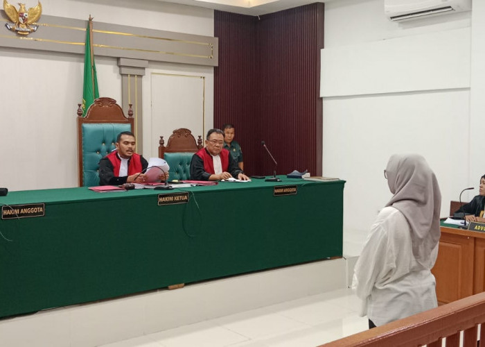 Tukar Uang Baru untuk THR Rp75,5 Juta Berujung Bui, Oknum Guru SMKN 1 Palembang Divonis 1 Tahun 3 Bulan
