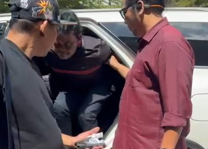 Patroli Dini Hari di Kertapati, Polisi Temukan Pistol Rakitan dan Empat Sajam