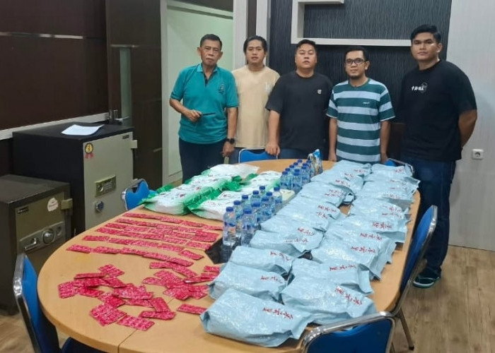 35 Kg Sabu dan 600 Pil Happy Five Disembunyikan di Bodi Mobil, Polda Sumsel Bekuk Kurir di Musi Banyuasin