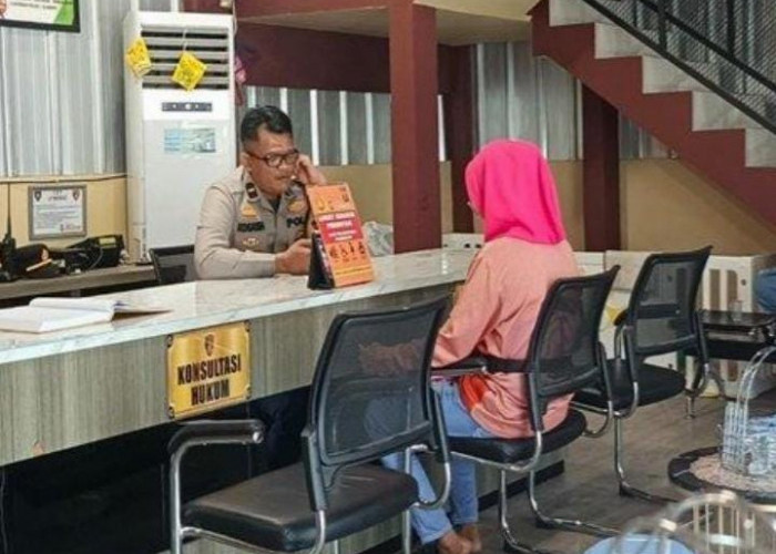 Kendarai Motor Beriringan Malam Hari, Suami di Palembang Dibacok Saat Bantu Istrinya Terjatuh Pelaku Kabur