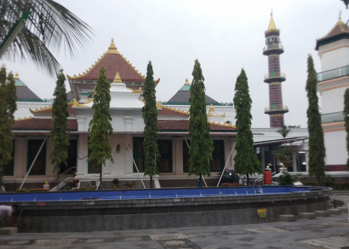 Salat Ied Idul Fitri 2024, Masjid Agung SMB Jayo Wikramo Palembang Diprediksi Bakal Diisi Hingga 20.000 Jemaah