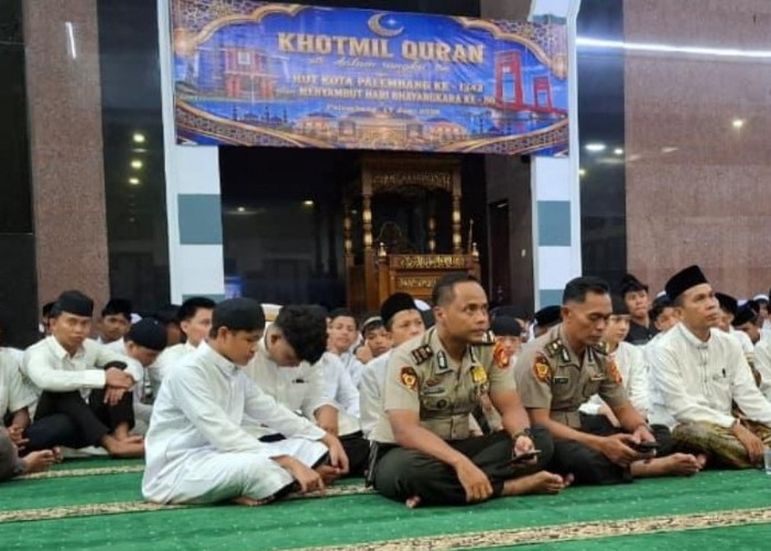 Jelang Hari Bhayangkara ke-80, Ratusan Santri dan Mahasiswa Khatamkan 30 Juz di Polda Sumsel