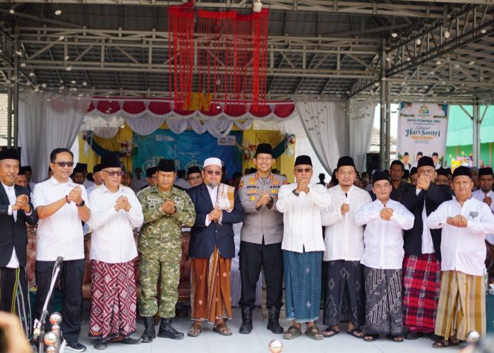 Perkuat Silaturahmi dengan Ulama dan Masyarakat, Kapolres OKI Hadiri Hari Santri di Ponpes An-Nur