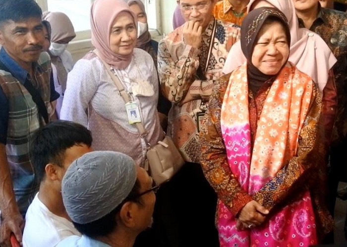 Mensos Tri Rismaharini Tinjau Operasi Katarak Gratis di RSMH Palembang, Pencegahan Kebutaan Jadi Prioritas