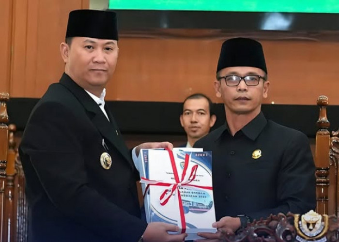 Pj Bupati Muara Enim Paparkan Rencana APBD 2025 dalam Sidang Paripurna DPRD