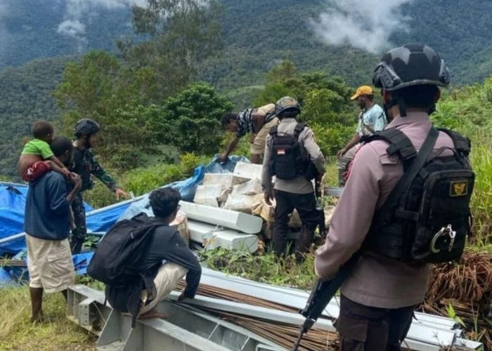 50 Personil Evakuai 4 Sandra KKB, Supaya Aman Dipindah dari Distrik Okibab ke RSUD Oksibil 