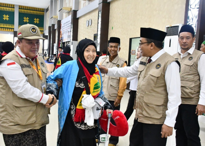 Kakanwil Kemenhaj Sumsel Ingatkan Jemaah Haji Disiplin Gunakan APD Saat di Tanah Suci