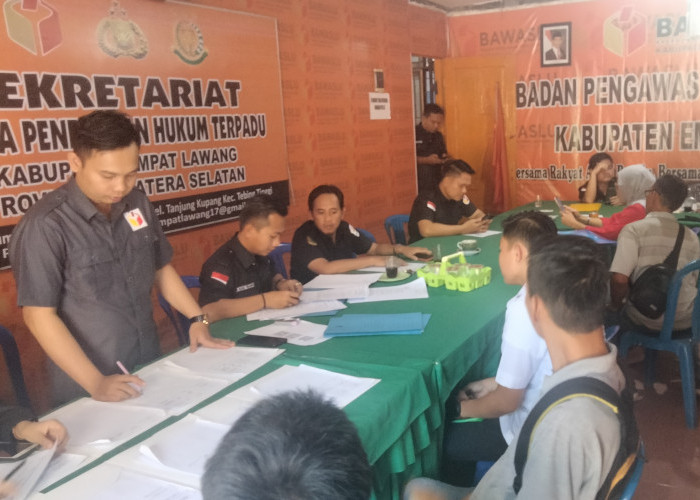 Ratusan Pendaftar Rebutkan Kursi Panwascam di Kabupaten Empat Lawang