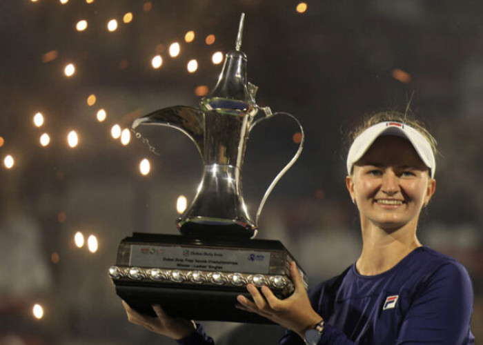 Barbora Krejcikova Juara Dubai Championships 2023, Petenis 3 Besar Dunia Dipulangkan