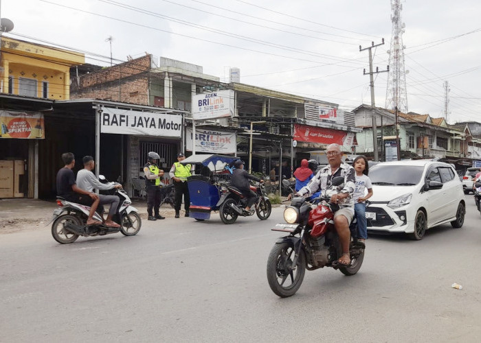 Macet di Jalintim Ogan Ilir, Kapolsek Tanjung Raja Turun Langsung Urai Kemacetan